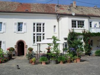 Hostal Weingut, G�stehaus Und Kr�uterhof