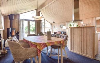 Four-bedroom Holiday Home Humble With A Fireplace 01