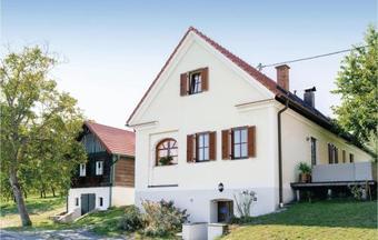 Two-bedroom Apartment In Eisenberg