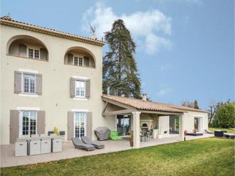 Four-bedroom Holiday Home In La Gaude
