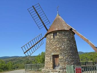 Modern Villa In Saint-mathieu-de-treviers With Private Pool