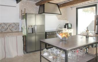 Three-bedroom Holiday Home In Vedene