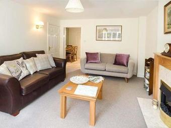 4 Aldelyme Court