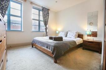 Central Modern Apartment With Parking