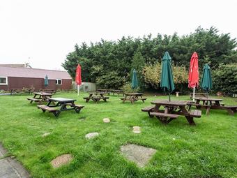 Bed & Breakfast Brent Knoll Inn