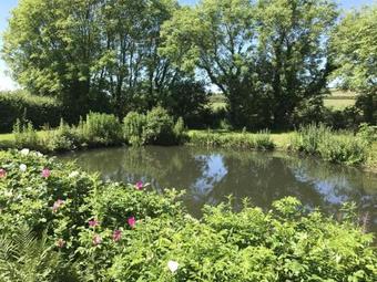 Quaint Holiday Home In South Wales Near Beach