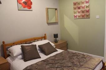 Manor Road Apartment