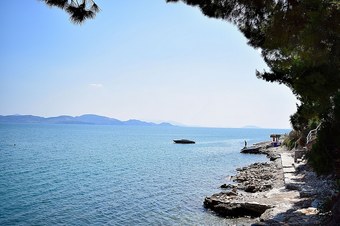 Meli Apartments & Villas