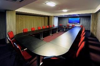 Plaza V Executive Hotel