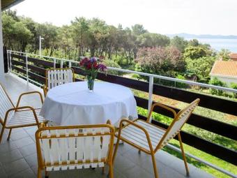 Apartment Katic (zad300)