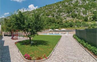 Three-bedroom Holiday Home In Seoca