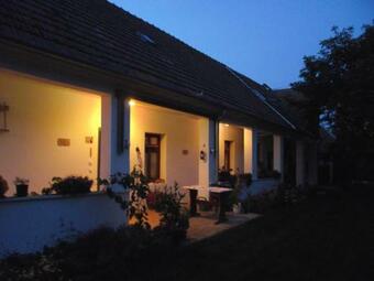 Hostal �gk?ris Vend�gh�z