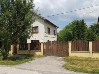 Apartamento Etyek Rustic Home