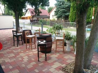 Hostal Bogl�rka Panzi� - �tterem �s Apartmanh�zak