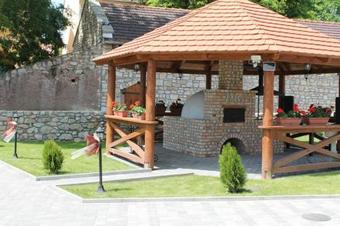 M�di K�ria Hotel