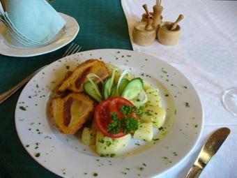 �reg Hal�sz Hotel �s �tterem