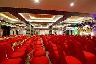 Hotel Rb Grand Residency