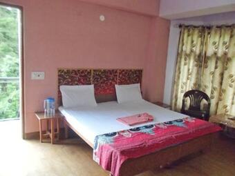 Pines And Peaks Hotel