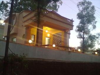 Villa In Panchgini