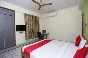 Hostal Oyo 4988 Laksh Guest House