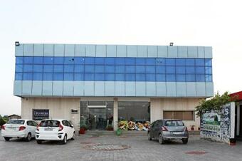 Oyo 17408 Scindia Resorts And Hotels