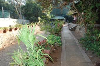 Hotel Zeenath Taj Gardens