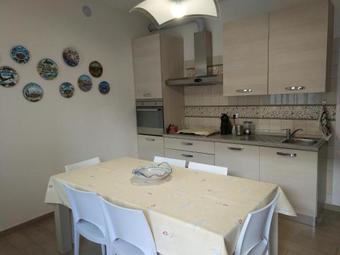 Hostal Marinella Guest House