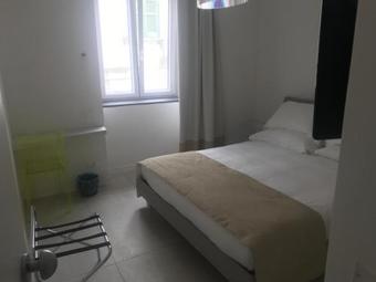 Bed & Breakfast White 1903