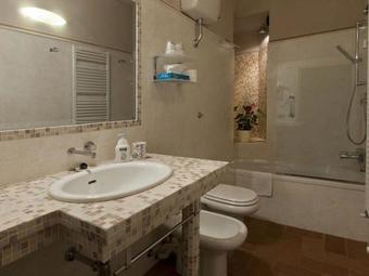 Lammari Villa Sleeps 27 Pool Air Con Wifi