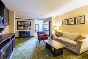 Hotel Quality Inn & Suites
