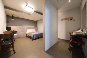 Songtan Nyx Fox Hotel