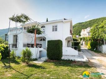 Apartments Navarin