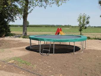 Cozy Villa In Zuidzande With Private Garden