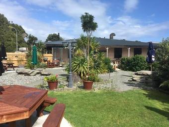 Hotel Punakaiki Tavern