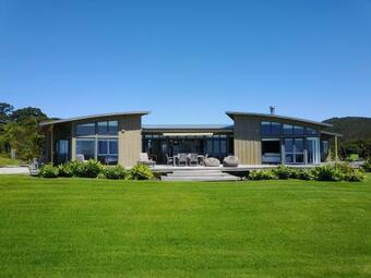 Villa Cliff House