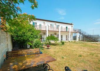 Hostal "??????? ?????"