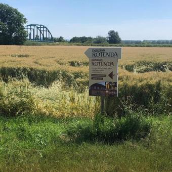 Hostal Penzion Rotunda