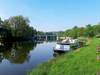 Ferienhaus Am Fluss 100s
