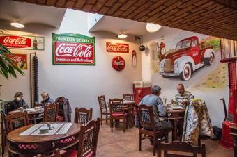 Hostal Penzion Harley Pub