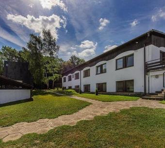 Hotel Rekrea?n� Are�l Pod ?aumburkem