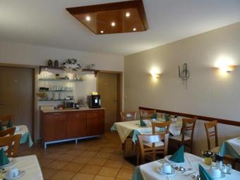 Hostal Restaurant - Garni Bei Peppo