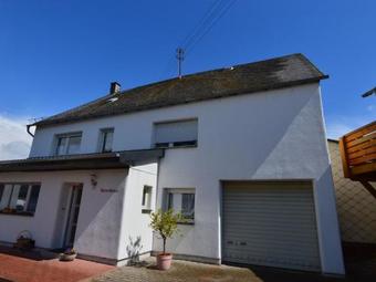 Spacious Holiday Home With Fenced Garden In Morz