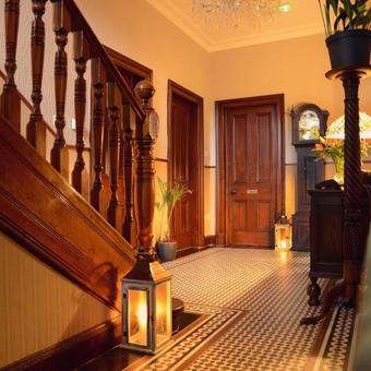 Hostal Carradales Luxury Guest House