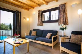 Katsarata Villa Sleeps 4 Pool Wifi