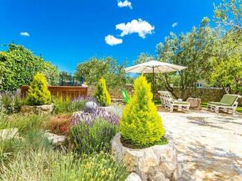 Luxurious Holiday Home In Zemunik Gornji With Pool