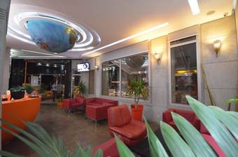 Hotel Pyramides
