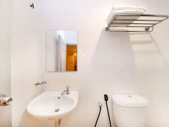 Oyo 635 Seven Days Hotel