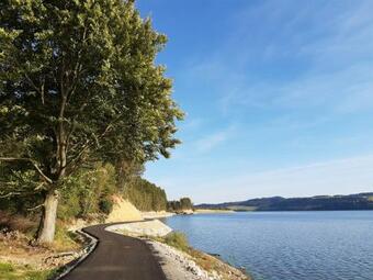 Hostal Dom Nad Jeziorem ?hubka?