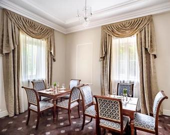 Hotel Pa?ac Zegrzy?ski