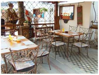 Hostal Penzion A Restauracia Toldi